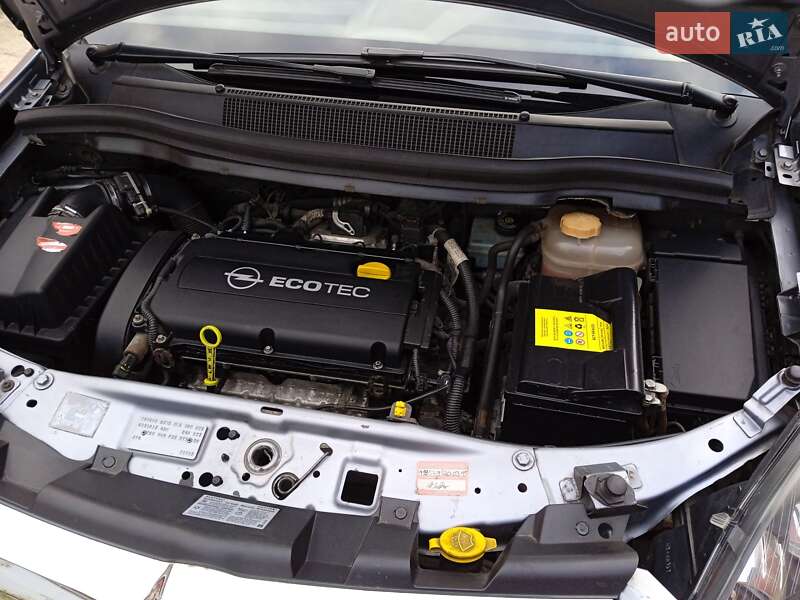 Минивэн Opel Zafira 2005 в Луцке