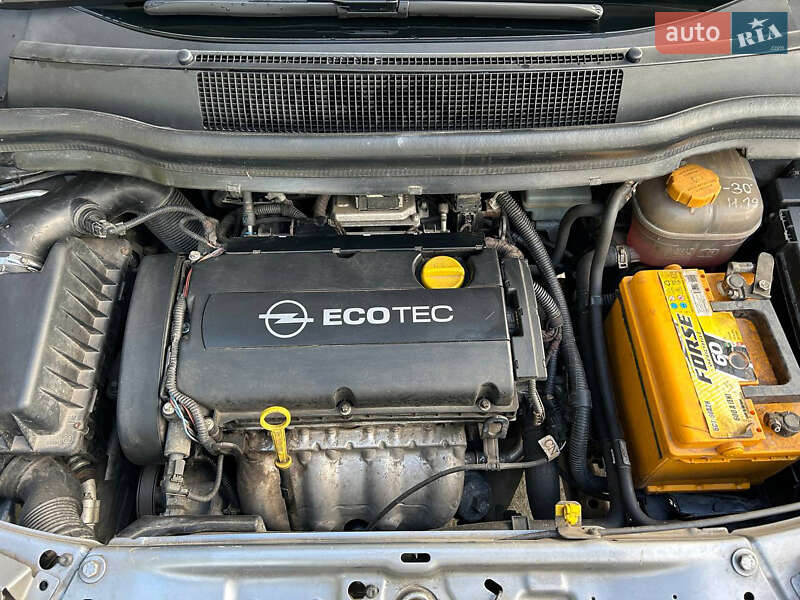 Минивэн Opel Zafira 2008 в Александрие