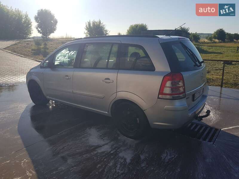 Минивэн Opel Zafira 2009 в Тлумаче