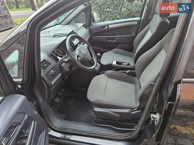 Минивэн Opel Zafira 2013 в Луцке