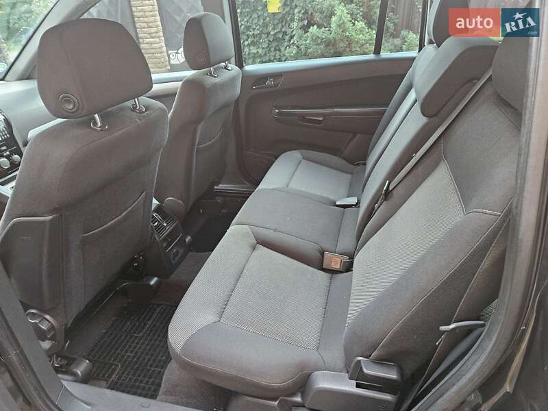 Минивэн Opel Zafira 2013 в Луцке