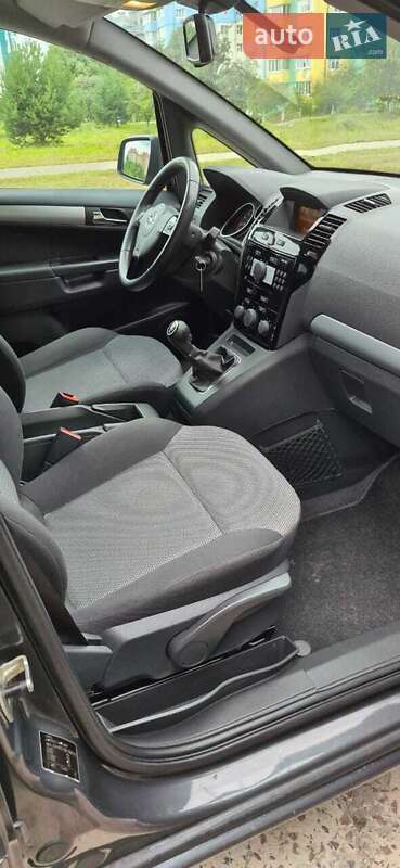 Минивэн Opel Zafira 2011 в Вараше фото 15 Минивэн Opel Zafira 2011 в Вараше