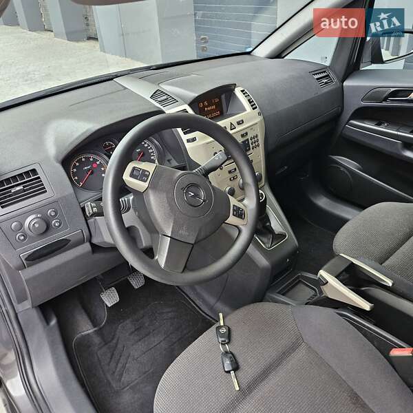 Минивэн Opel Zafira 2008 в Виннице