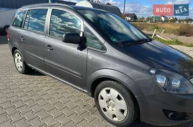 Мінівен Opel Zafira 2011 в  фото 4 Мінівен Opel Zafira 2011 в