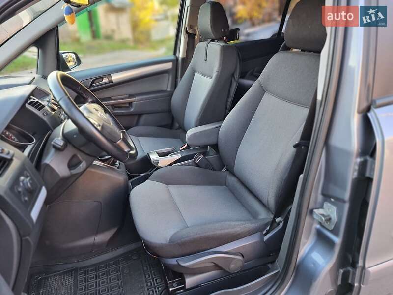 Мінівен Opel Zafira 2006 в Житомирі