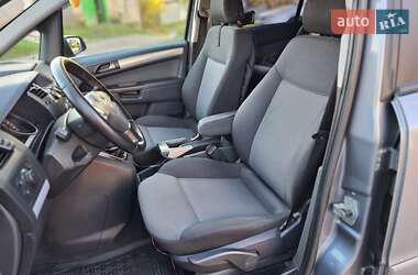 Минивэн Opel Zafira 2006 в  фото 25 Минивэн Opel Zafira 2006 в