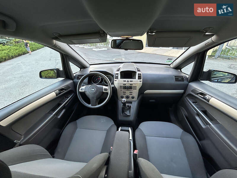 Минивэн Opel Zafira 2008 в Полтаве