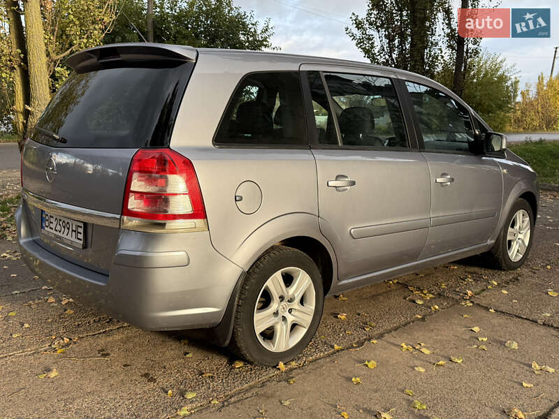 Минивэн Opel Zafira 2010 в Новом Буге фото 4 Минивэн Opel Zafira 2010 в Новом Буге