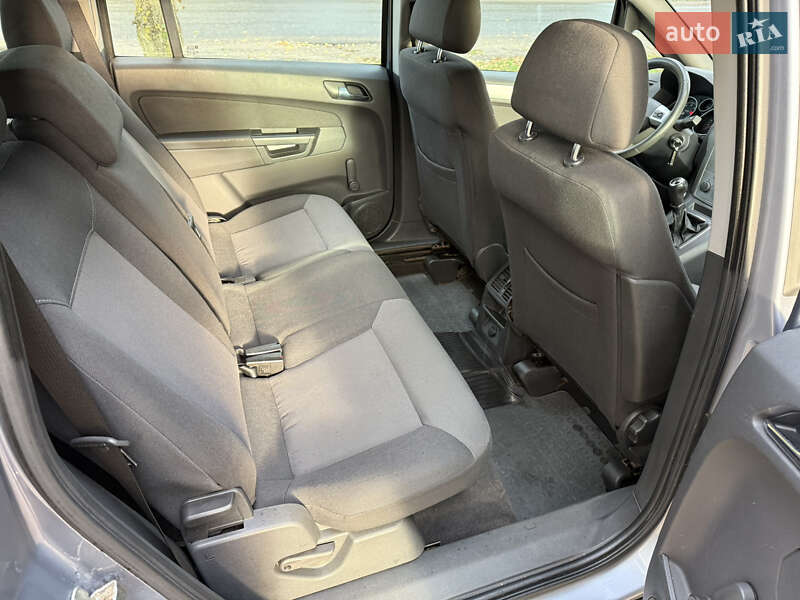 Минивэн Opel Zafira 2010 в Новом Буге фото 11 Минивэн Opel Zafira 2010 в Новом Буге