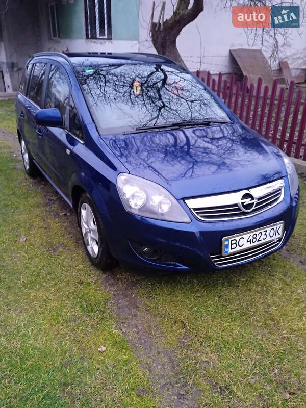 Opel Zafira 2011