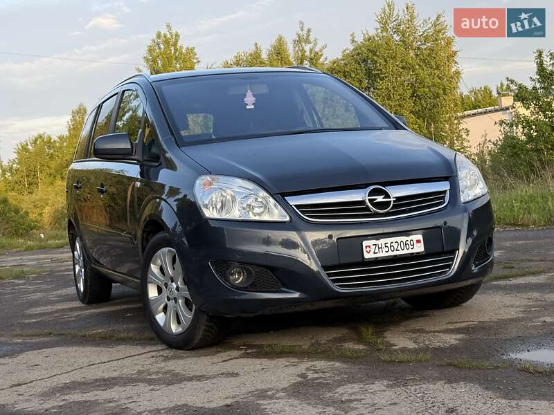 Минивэн Opel Zafira 2010 в Дрогобыче