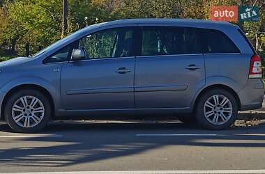 Мінівен Opel Zafira 2010 в Нововолинську