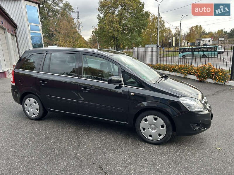 Opel Zafira 2012