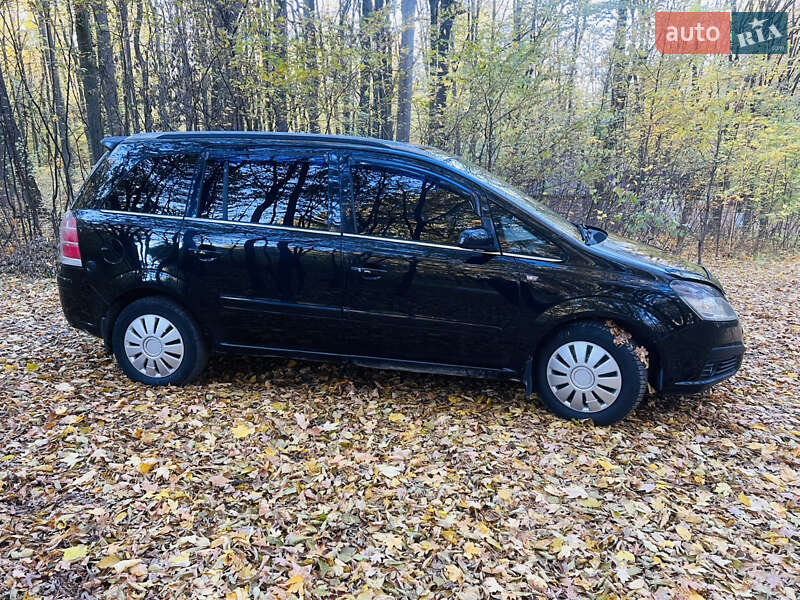 Минивэн Opel Zafira 2005 в Борщеве