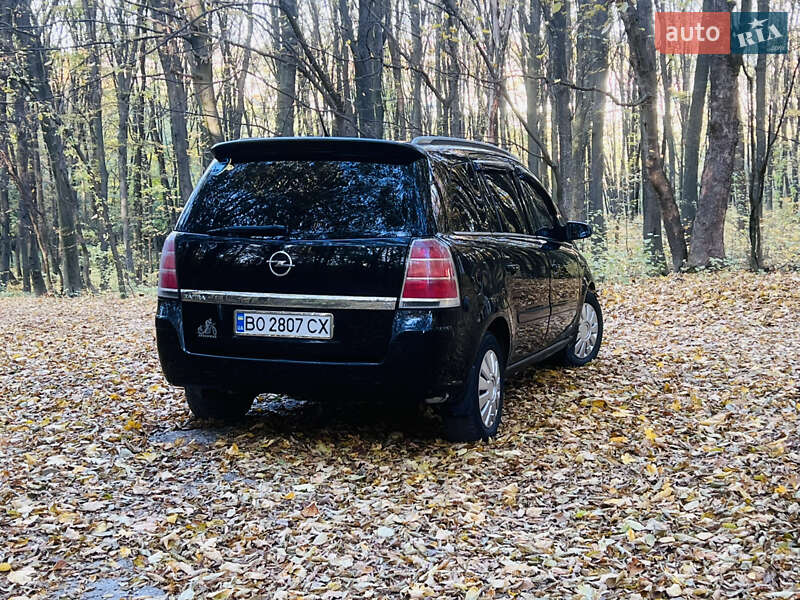 Минивэн Opel Zafira 2005 в Борщеве
