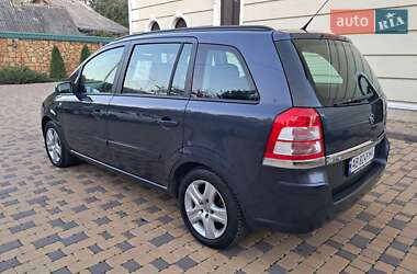 Минивэн Opel Zafira 2009 в 