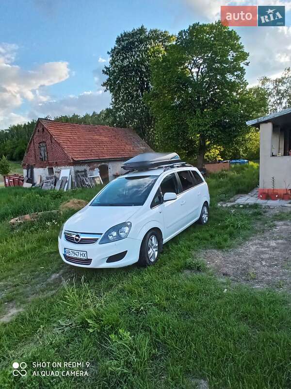 Минивэн Opel Zafira 2011 в Хмельнике фото 6 Минивэн Opel Zafira 2011 в Хмельнике