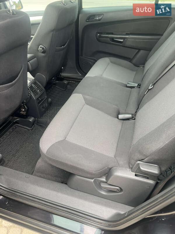 Минивэн Opel Zafira 2011 в Краковце фото 21 Минивэн Opel Zafira 2011 в Краковце