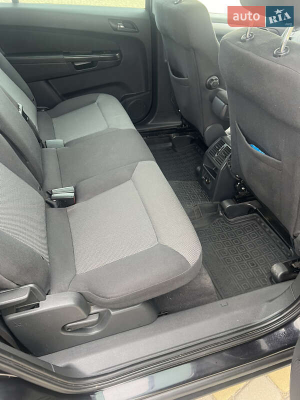 Минивэн Opel Zafira 2011 в Краковце фото 25 Минивэн Opel Zafira 2011 в Краковце