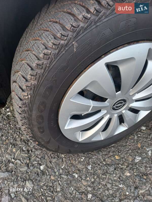 Минивэн Opel Zafira 2005 в Луцке