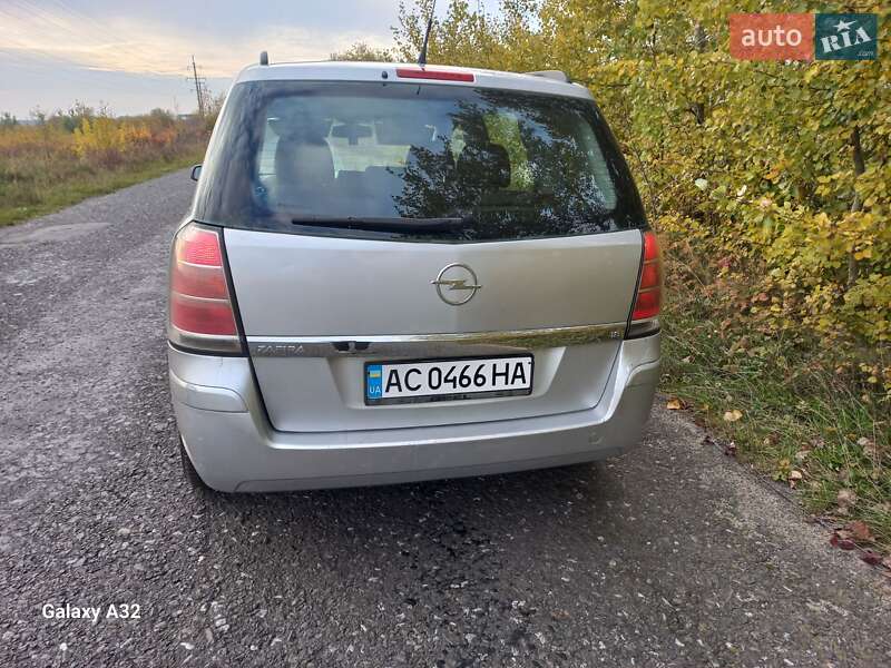 Минивэн Opel Zafira 2005 в Луцке