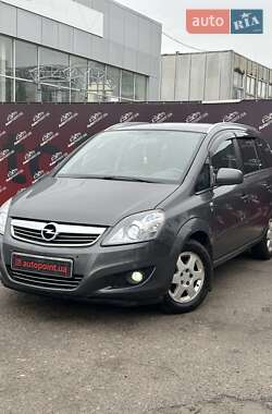 Мінівен Opel Zafira 2011 в  фото 3 Мінівен Opel Zafira 2011 в