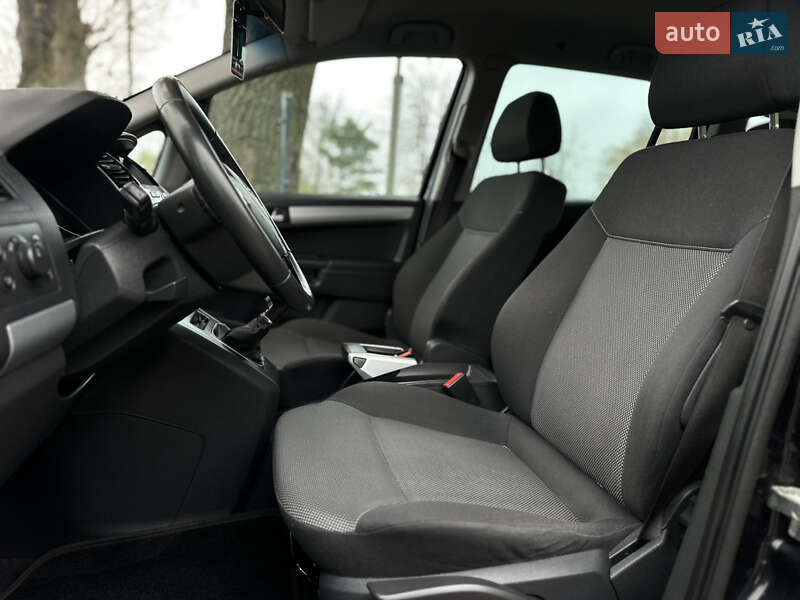 Минивэн Opel Zafira 2010 в Виннице