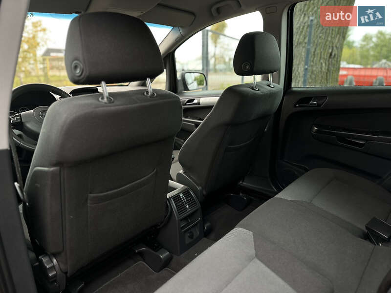 Минивэн Opel Zafira 2010 в Виннице