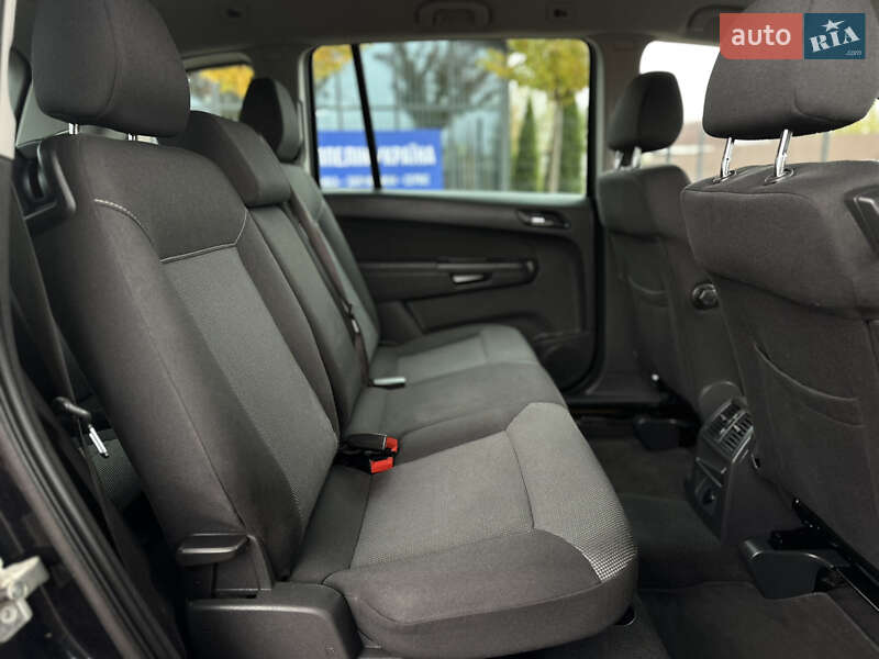 Минивэн Opel Zafira 2010 в Виннице