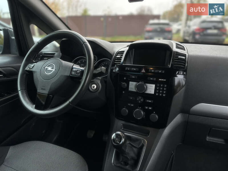 Минивэн Opel Zafira 2010 в Виннице