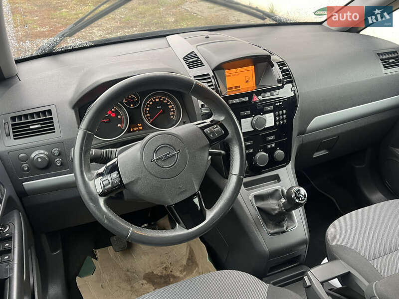 Мінівен Opel Zafira 2010 в Чернівцях фото 4 Мінівен Opel Zafira 2010 в Чернівцях