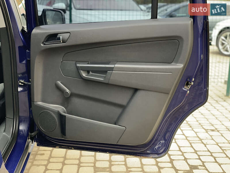 Минивэн Opel Zafira 2011 в Бердичеве фото 29 Минивэн Opel Zafira 2011 в Бердичеве