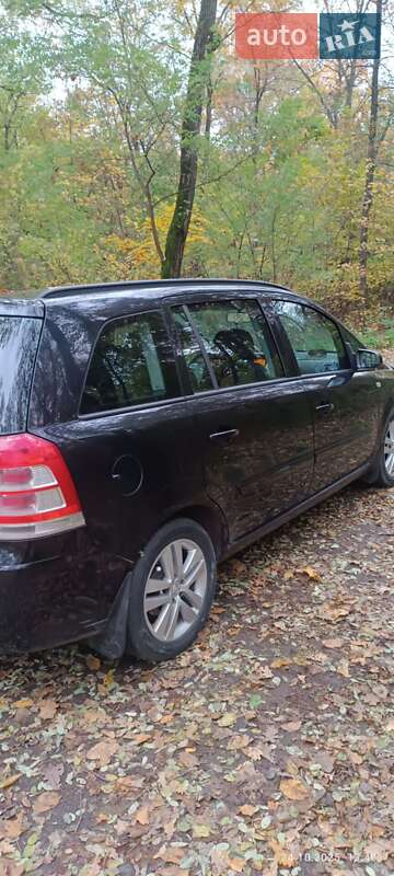 Минивэн Opel Zafira 2009 в Коростене