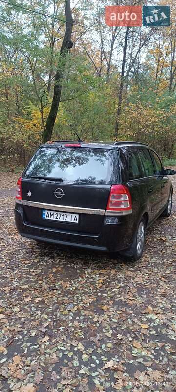 Минивэн Opel Zafira 2009 в Коростене