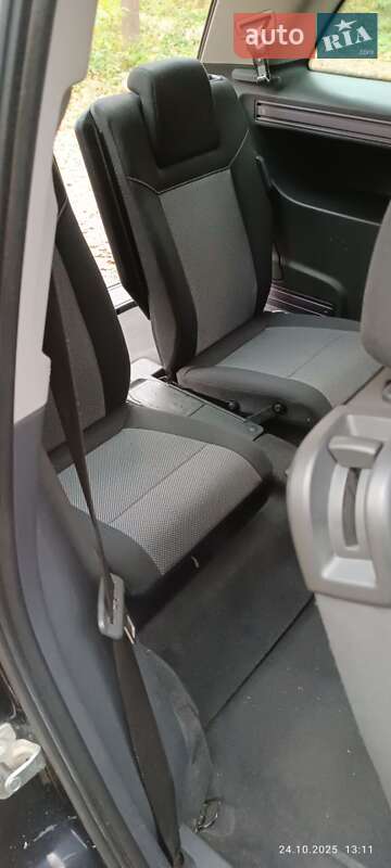 Минивэн Opel Zafira 2009 в Коростене