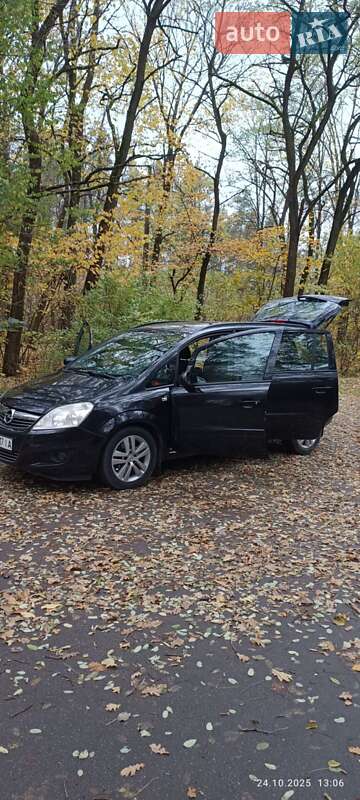 Минивэн Opel Zafira 2009 в Коростене