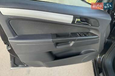 Мінівен Opel Zafira 2009 в  фото 16 Мінівен Opel Zafira 2009 в