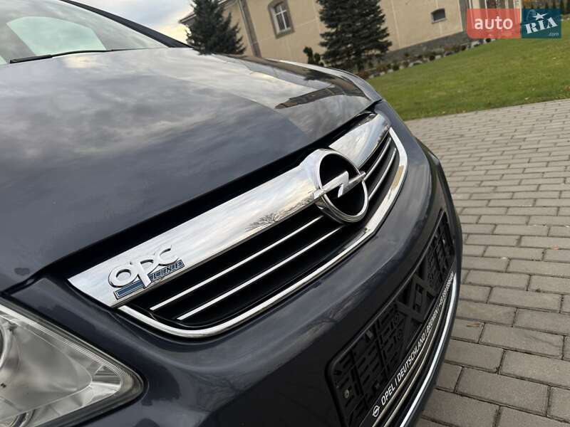 Минивэн Opel Zafira 2010 в Дрогобыче