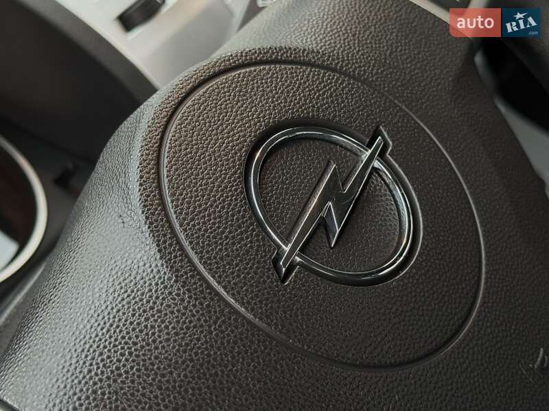 Минивэн Opel Zafira 2010 в Дрогобыче