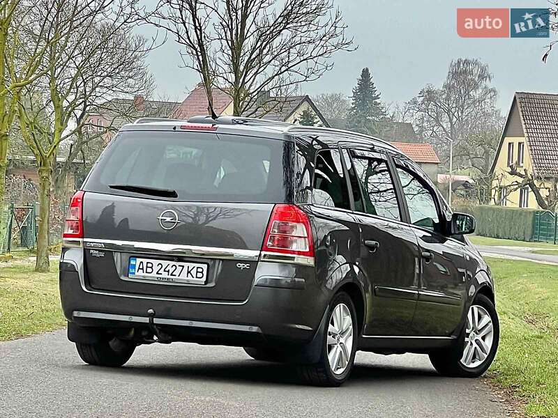 Мінівен Opel Zafira 2010 в Вінниці