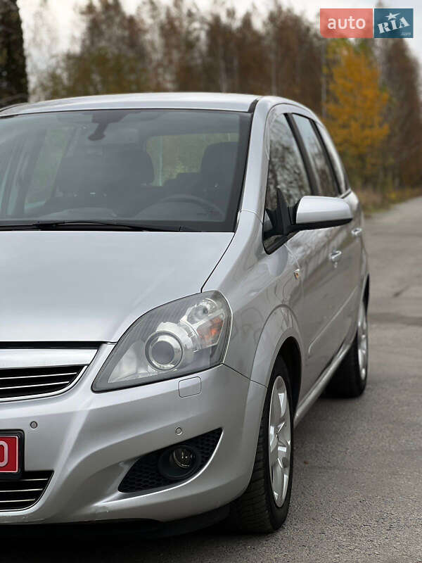 Мінівен Opel Zafira 2008 в Звягелі фото 18 Мінівен Opel Zafira 2008 в Звягелі