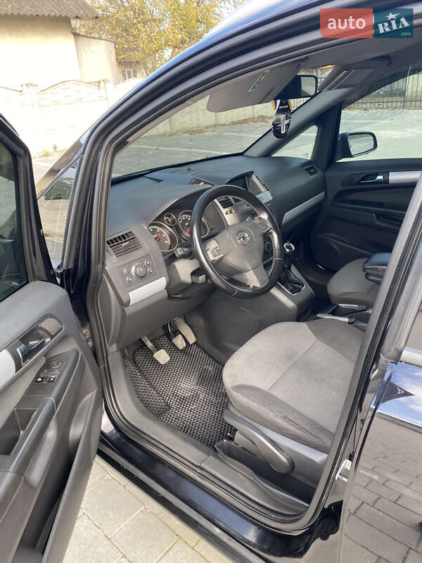 Минивэн Opel Zafira 2006 в Ивано-Франковске