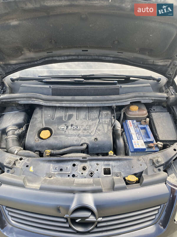 Минивэн Opel Zafira 2006 в Ивано-Франковске