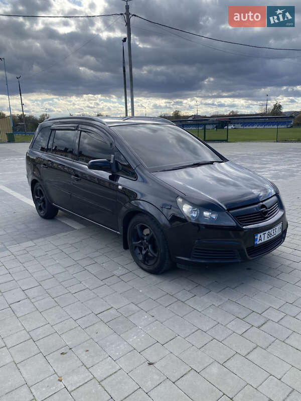 Минивэн Opel Zafira 2006 в Ивано-Франковске