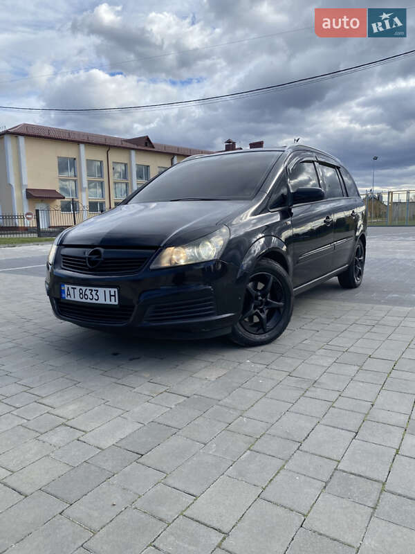 Минивэн Opel Zafira 2006 в Ивано-Франковске