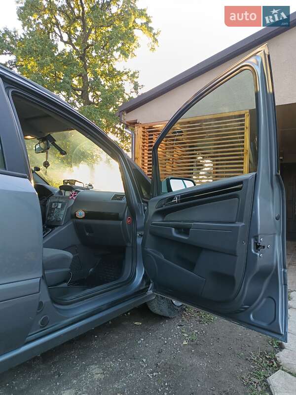 Мінівен Opel Zafira 2006 в Вінниці