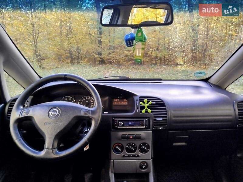 Минивэн Opel Zafira 2003 в Бориславе