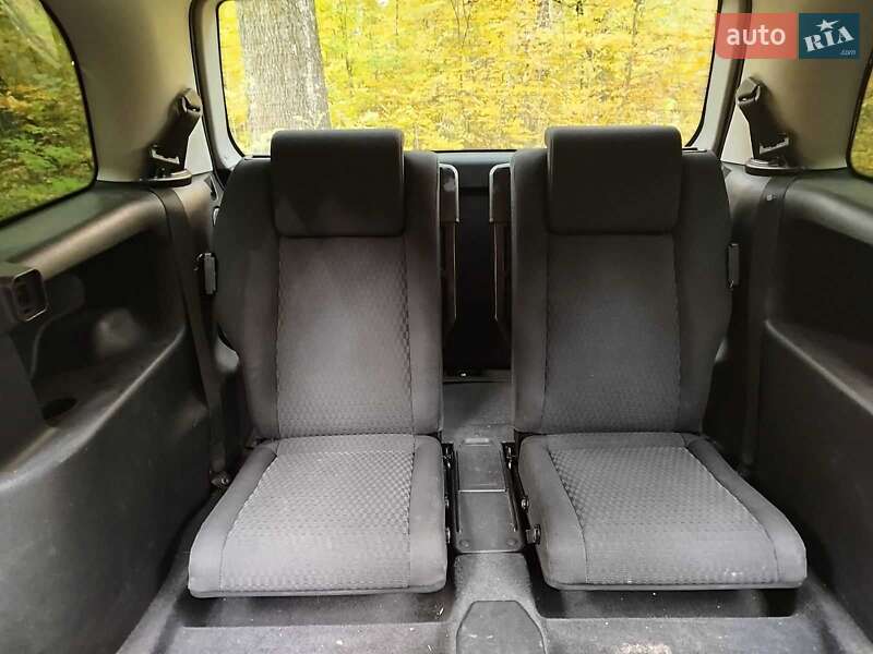 Минивэн Opel Zafira 2003 в Бориславе