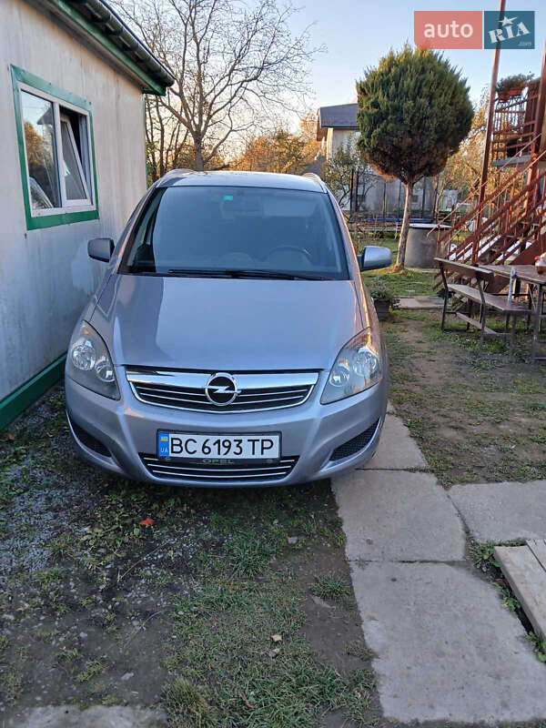 Минивэн Opel Zafira 2011 в Солонке фото 2 Минивэн Opel Zafira 2011 в Солонке