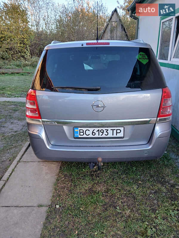 Минивэн Opel Zafira 2011 в Солонке фото 6 Минивэн Opel Zafira 2011 в Солонке